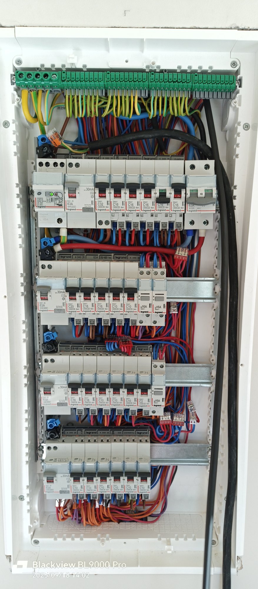 Câblage tableau électrique neuf, installation complète dans l'Ain